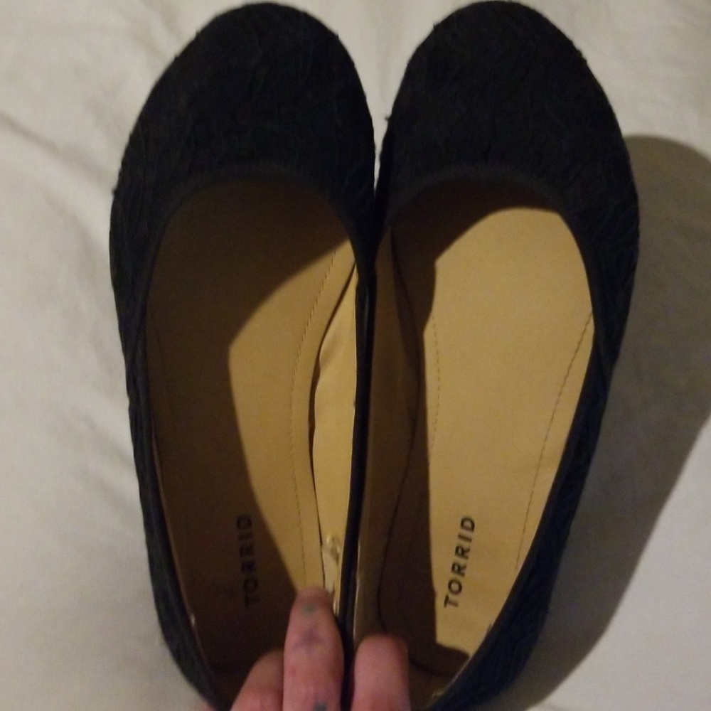GUC TORRID LACE FLATS